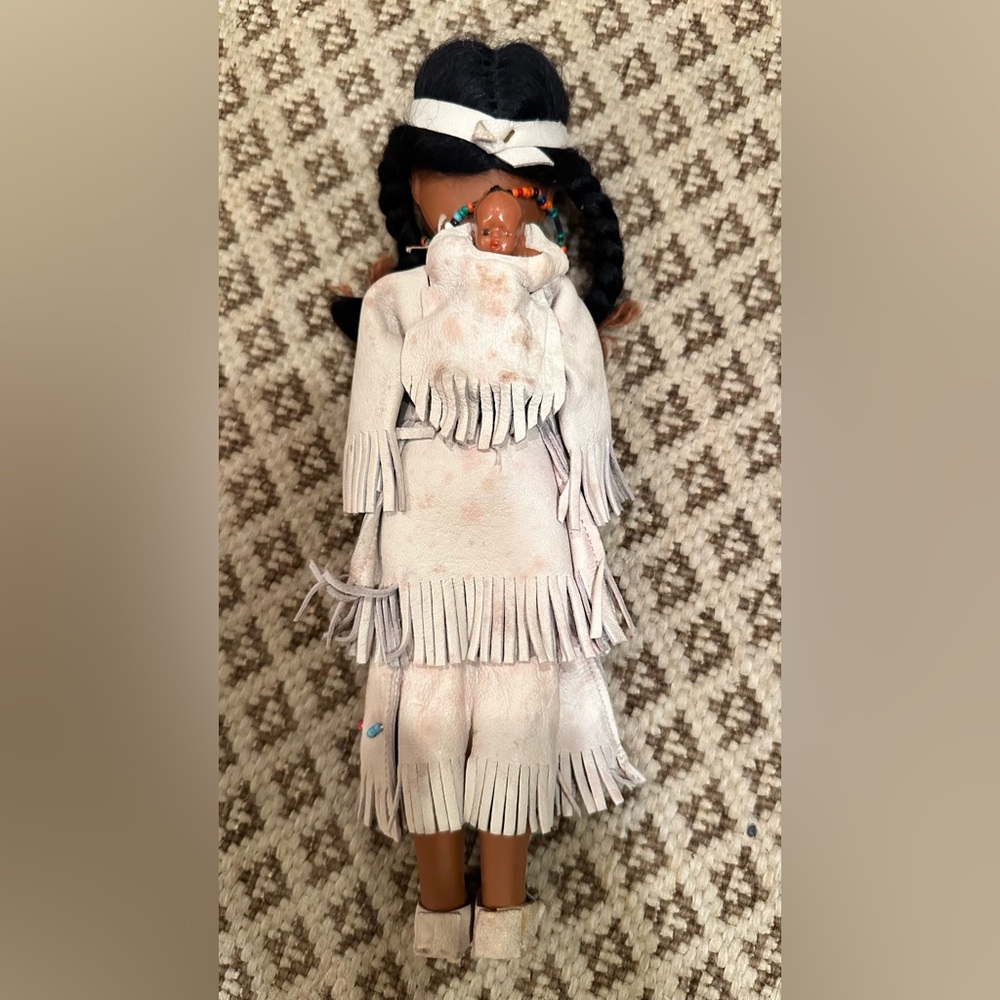 Vintage Native American Doll with Papoose Baby - Picture 5 of 9